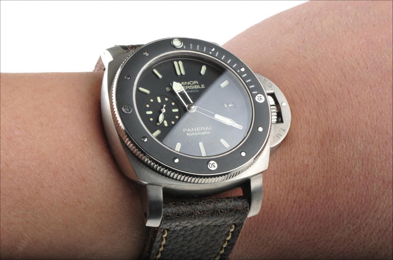 panerai pam389 luminor submersible 1950 amagnetic 3 days automatic titanio replica watch